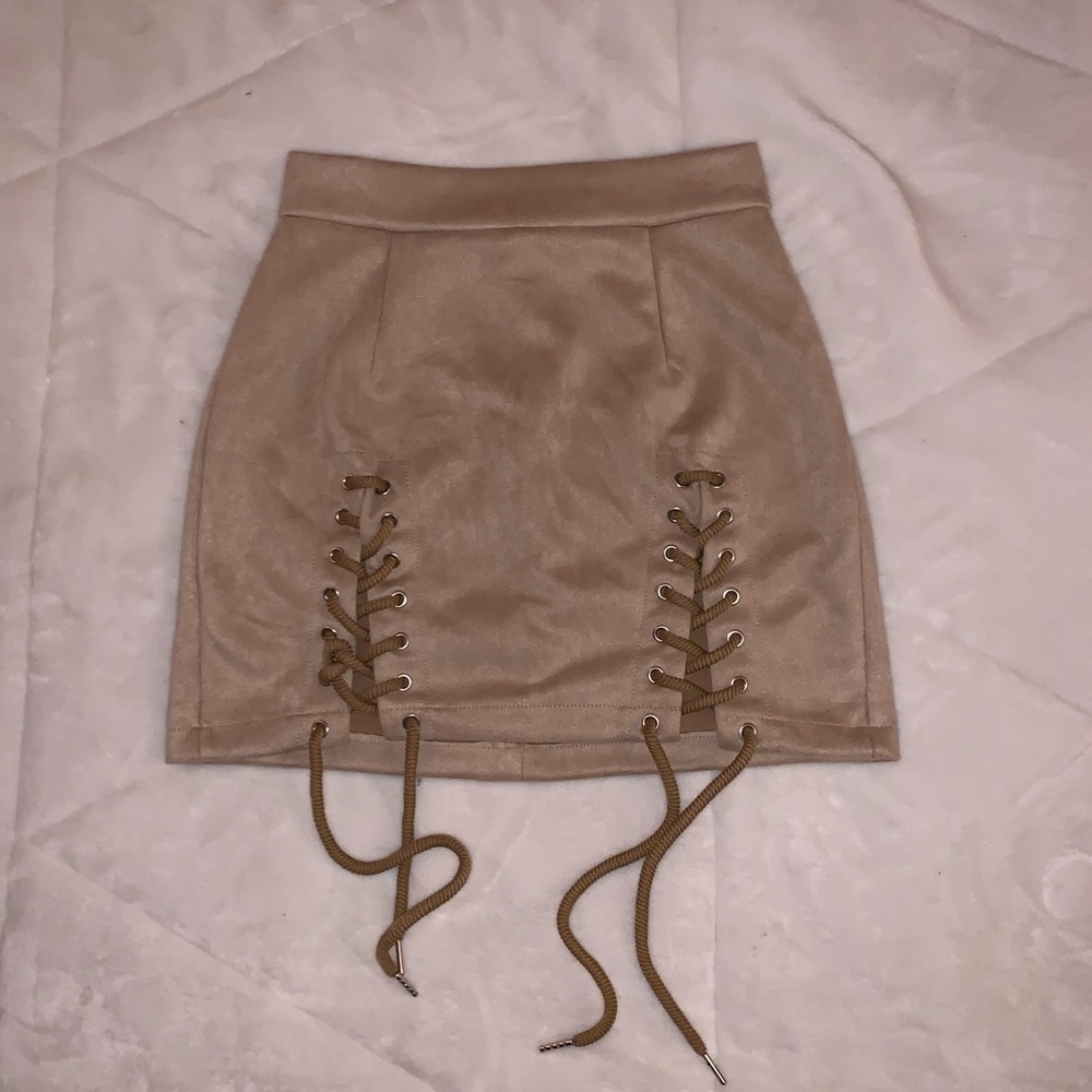 High waisted criss cross skirt